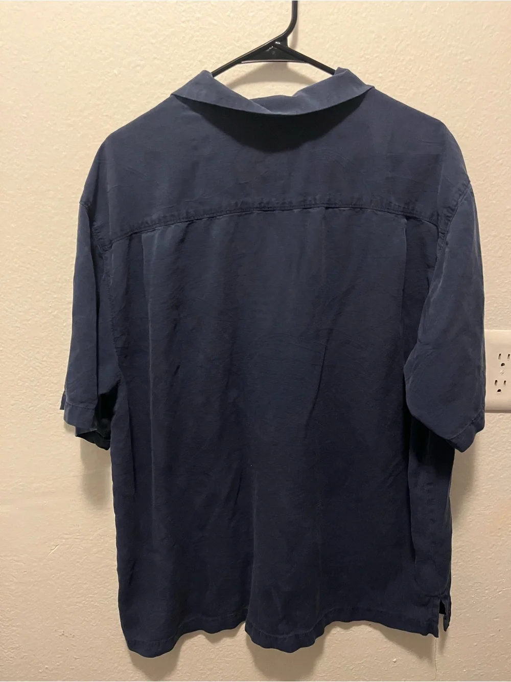 Tommy Bahama Men's 100% Silk Navy Short-Sleeve Cotton Button-Up Shirt